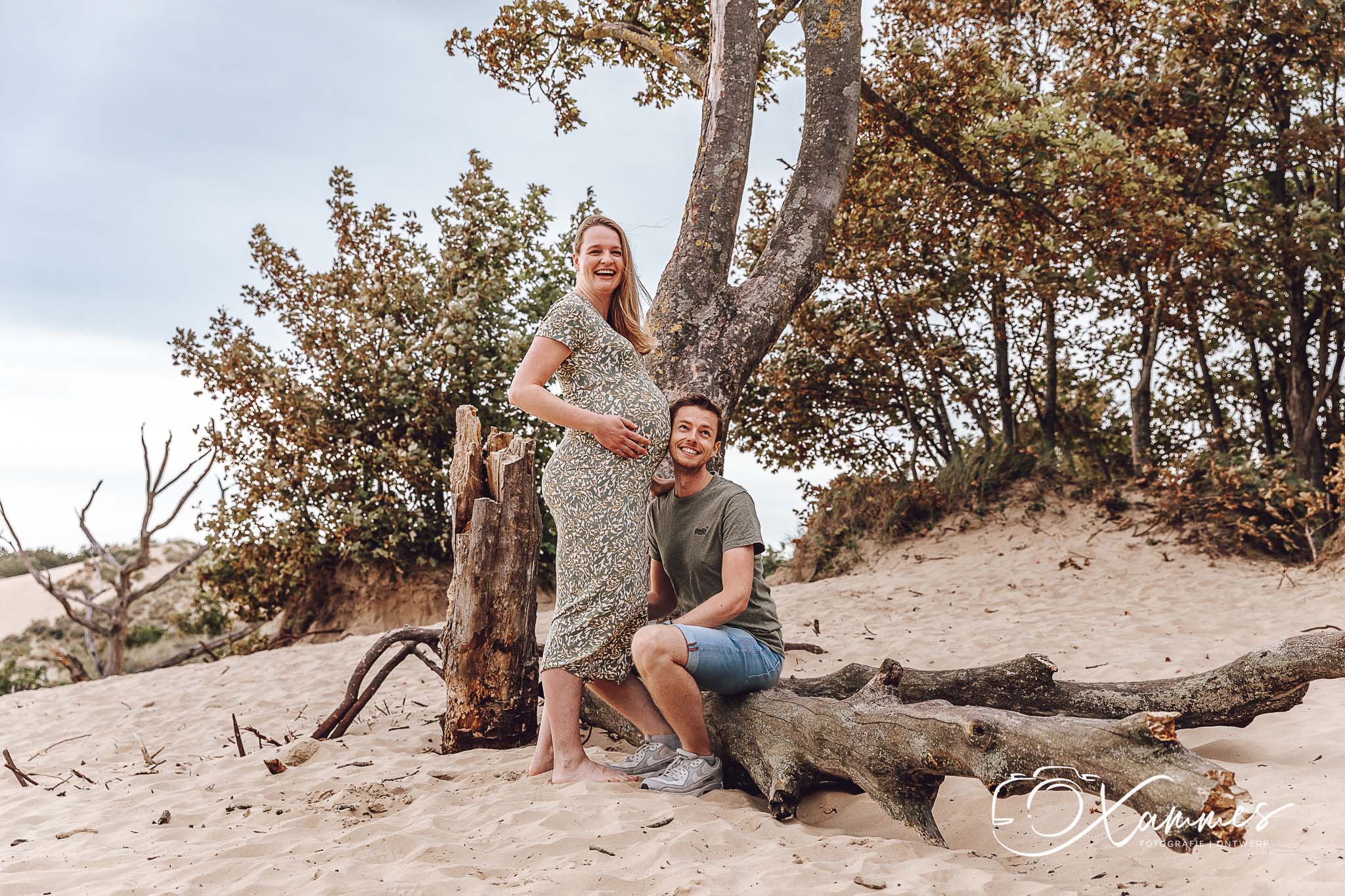 Vriendinnen zwangerschapsshoot in de duinen