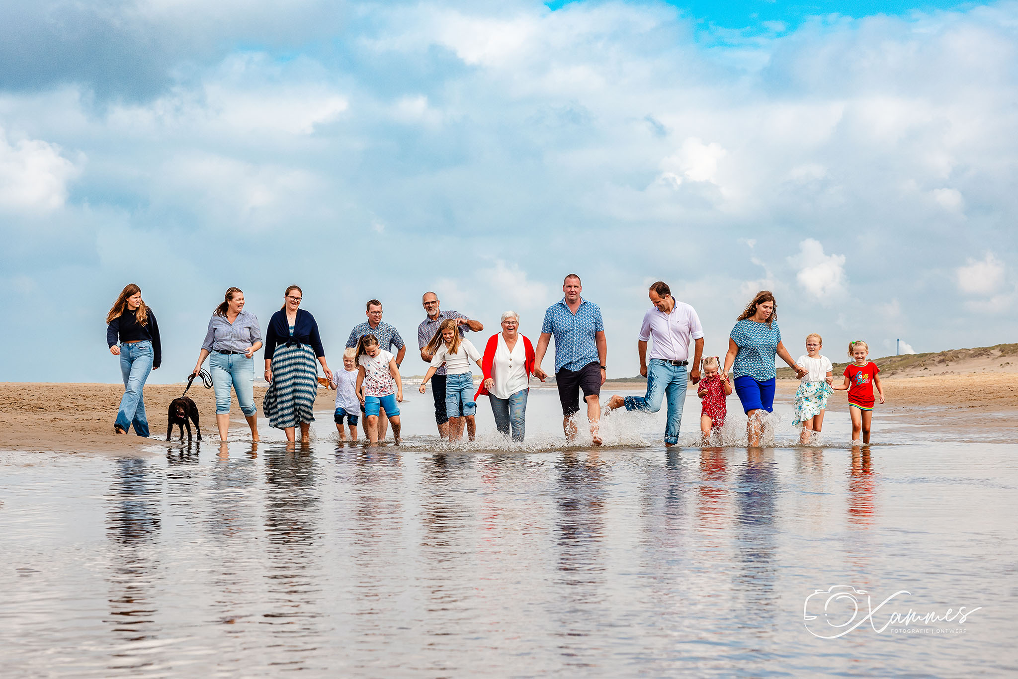 Fotoshoot met de hele familie strand Bloemendaal aan zee