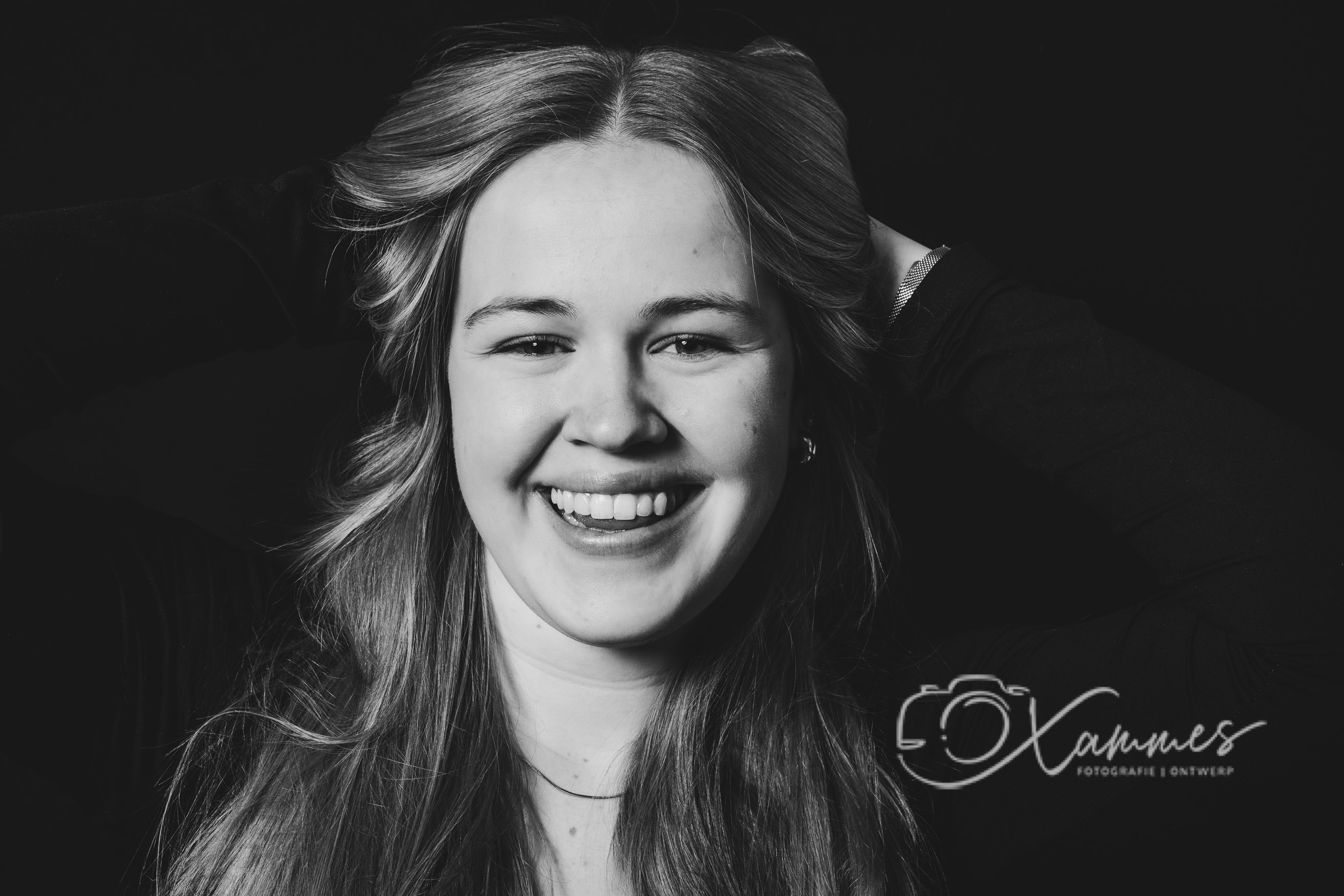 Pure daglicht portretfotografie in Haarlem. Natuurlijke, persoonlijke portretten in zacht licht. Ontspannen portretshoot voor social media of persoonlijk gebruik.