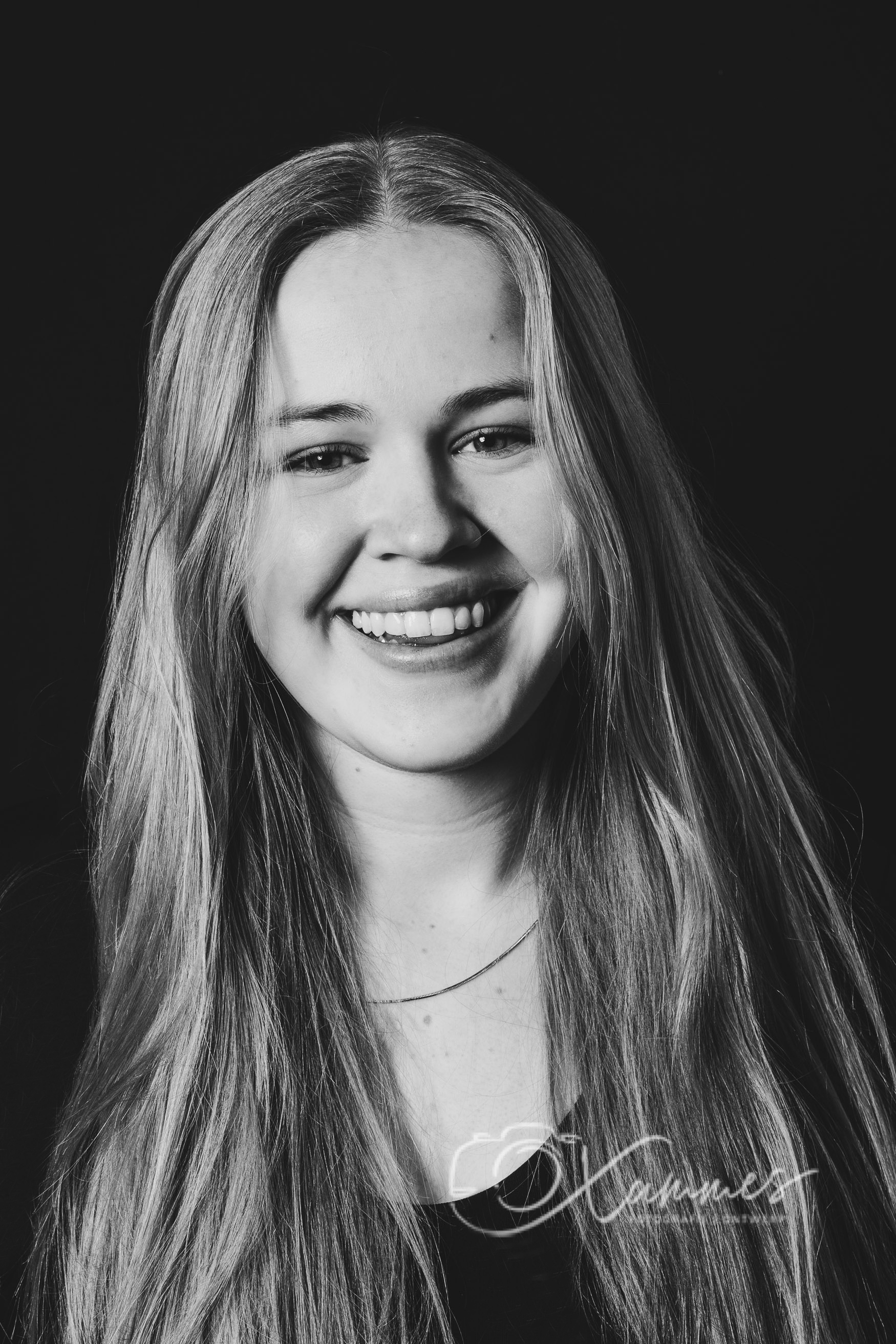 Halftotaal portret tijdens ontspannen portretshoot in Haarlem